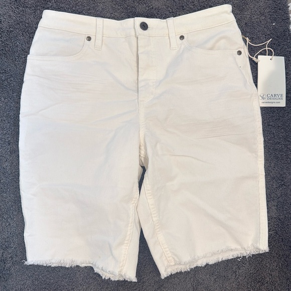 Carve Designs 10” high rise Oahu shorts in cloud color. - Picture 1 of 6